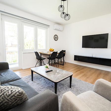Bright 2Bdr Apartment With Balcony - Free Parking Saraievo Exterior foto